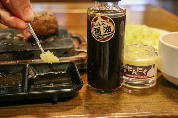 刻みにんにく into the にんにく醤油
