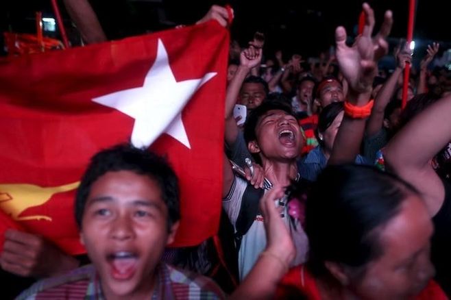 ミャンマー総選挙は野党が議席7割強獲得か