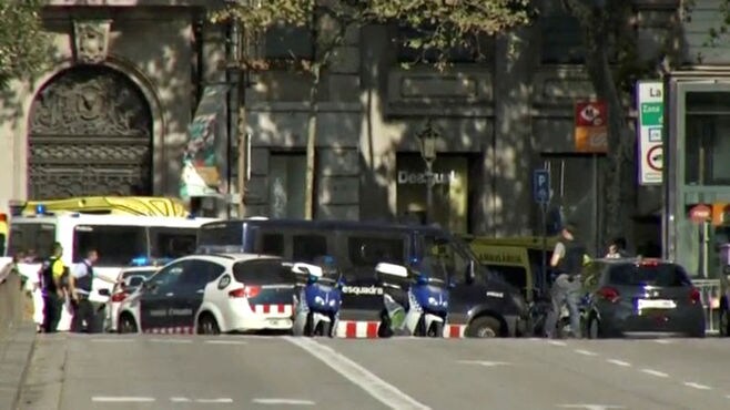バルセロナ自動車テロ､少なくとも13人死亡