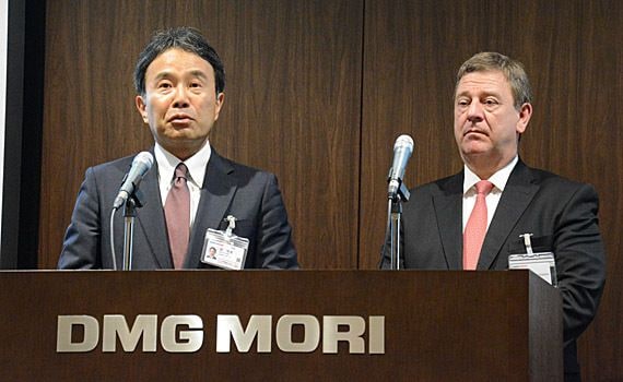 開所式であいさつを述べた日独両社のトップ
