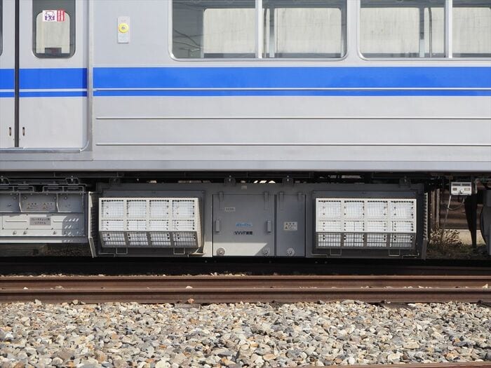 制御装置は東洋電機製造製の新品。回生ブレーキと
