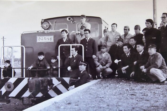 上武鉄道日丹線旅客営業最終日「さよなら号」とともに
