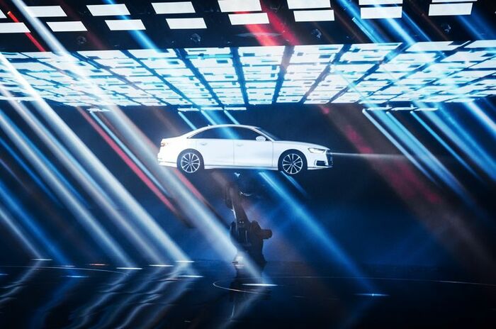 アウディ A8｜Audi A8