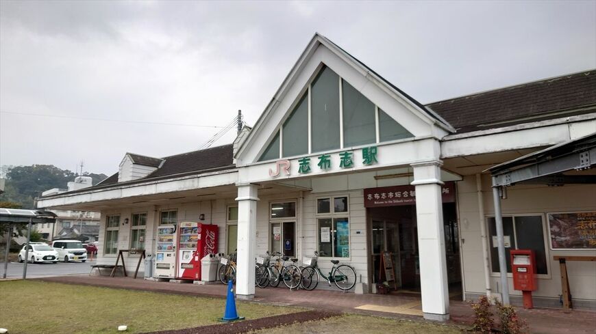 日南線の起点、志布志駅（筆者撮影）