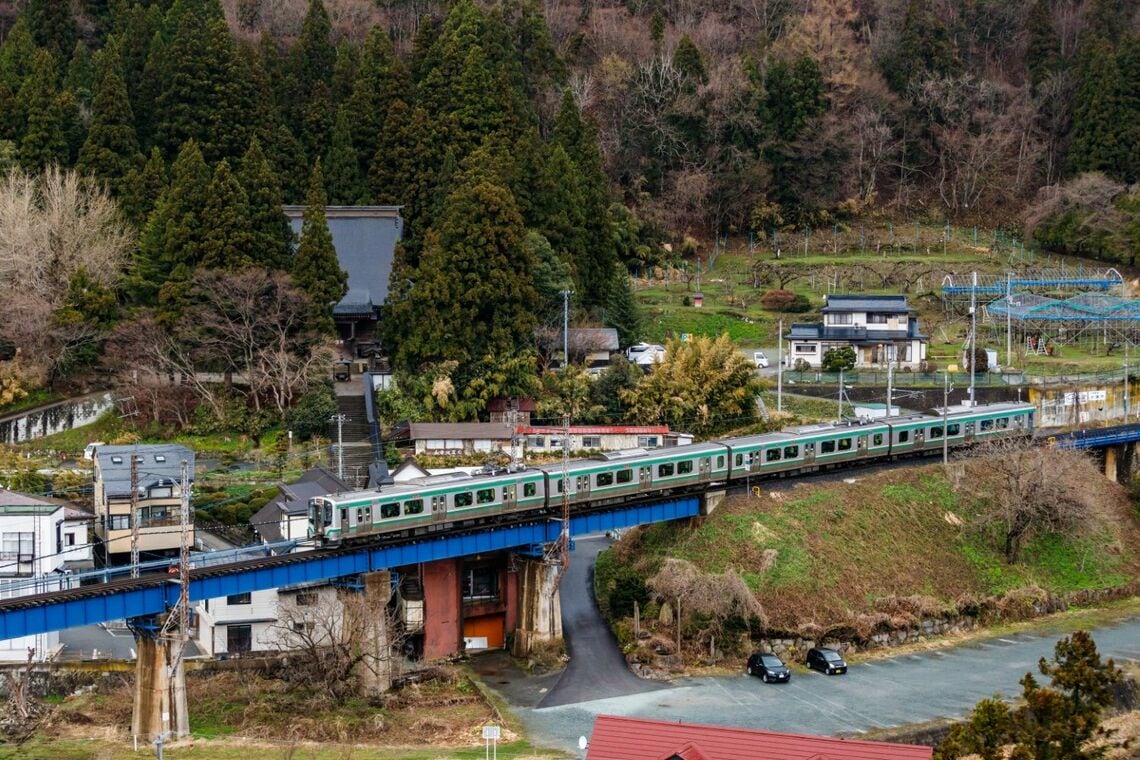 仙山線の山寺駅付近