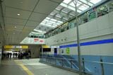 2階は改札外の「シモキタエキウエ」。さまざまな店舗が軒を連ねる（記者撮影）