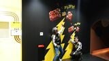 施設内の至る所に撮影スポットがある。ちなみに、映り込んでいるのは、ロケットニュースの佐藤記者だ（筆者撮影）