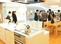 TOTOが切り込む苛烈なキッチン争奪戦