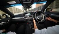 トヨタの”自動運転車”に乗ってみた 2010年代半ばの実用化を予定