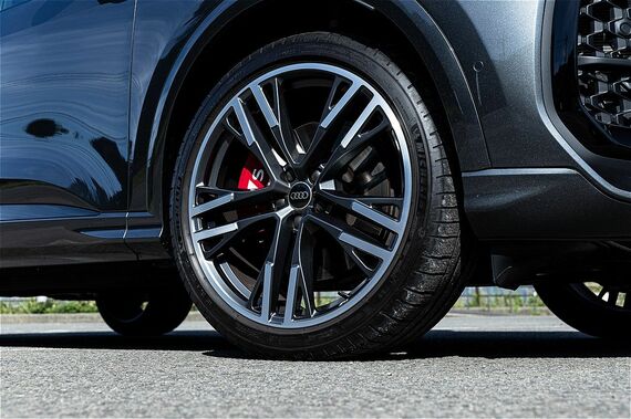 SQ5スポーツバックのタイヤ&ホイール