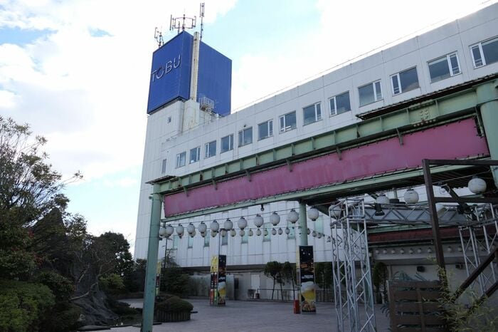 夏期はビアガーデンとなる9階屋上