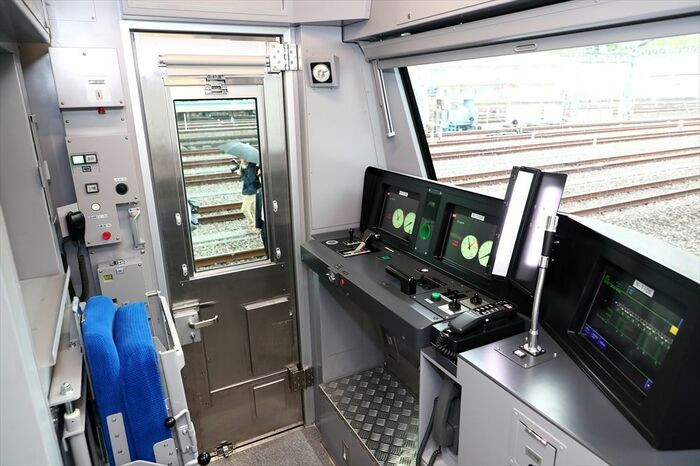 広々とした運転台