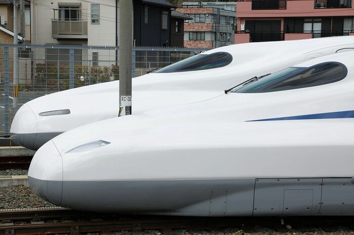 手前がN700S、後ろがN700A