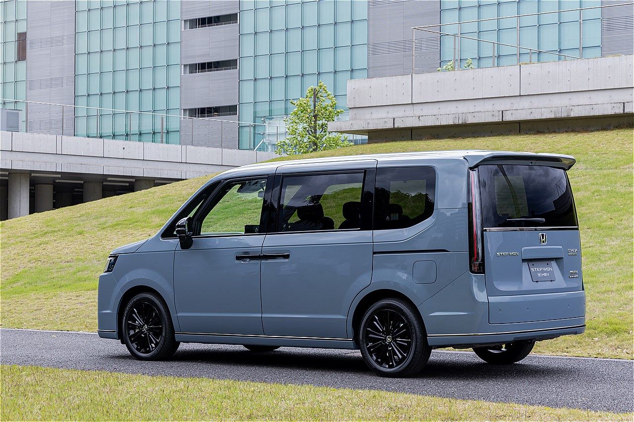 お盆限定最終価格　ステップワゴンスパーダ　横浜　個人 お盆限定最終価格 ステップワゴンスパーダ 横浜 個人