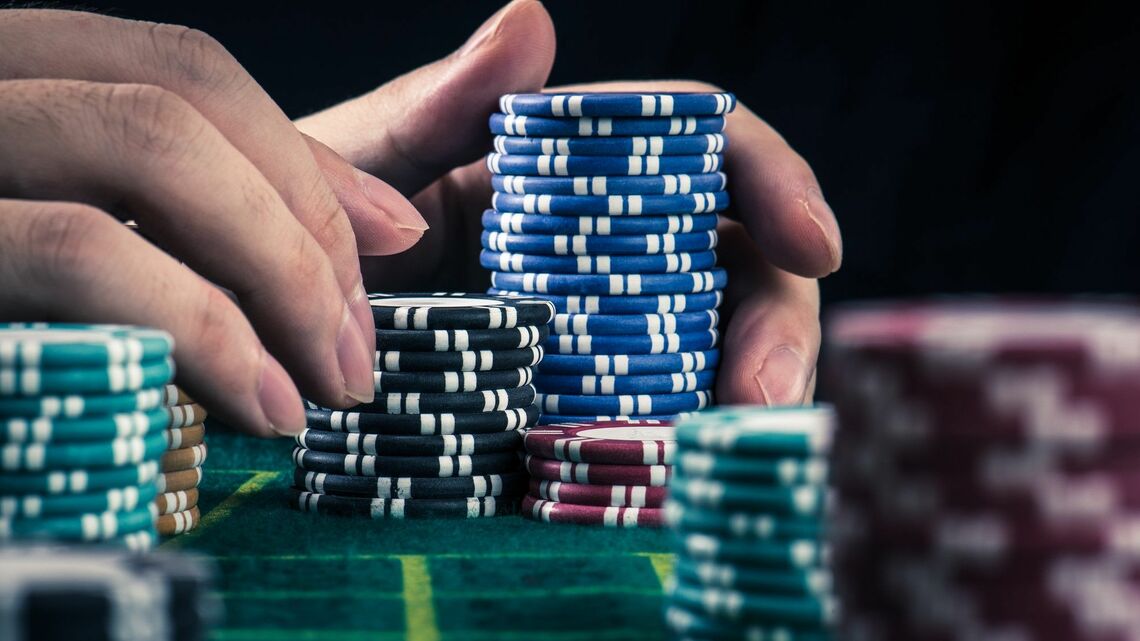 投資は確率のゲームといえるため、失敗をできるだけ減らすことが重要になります（写真：bee／PIXTA）