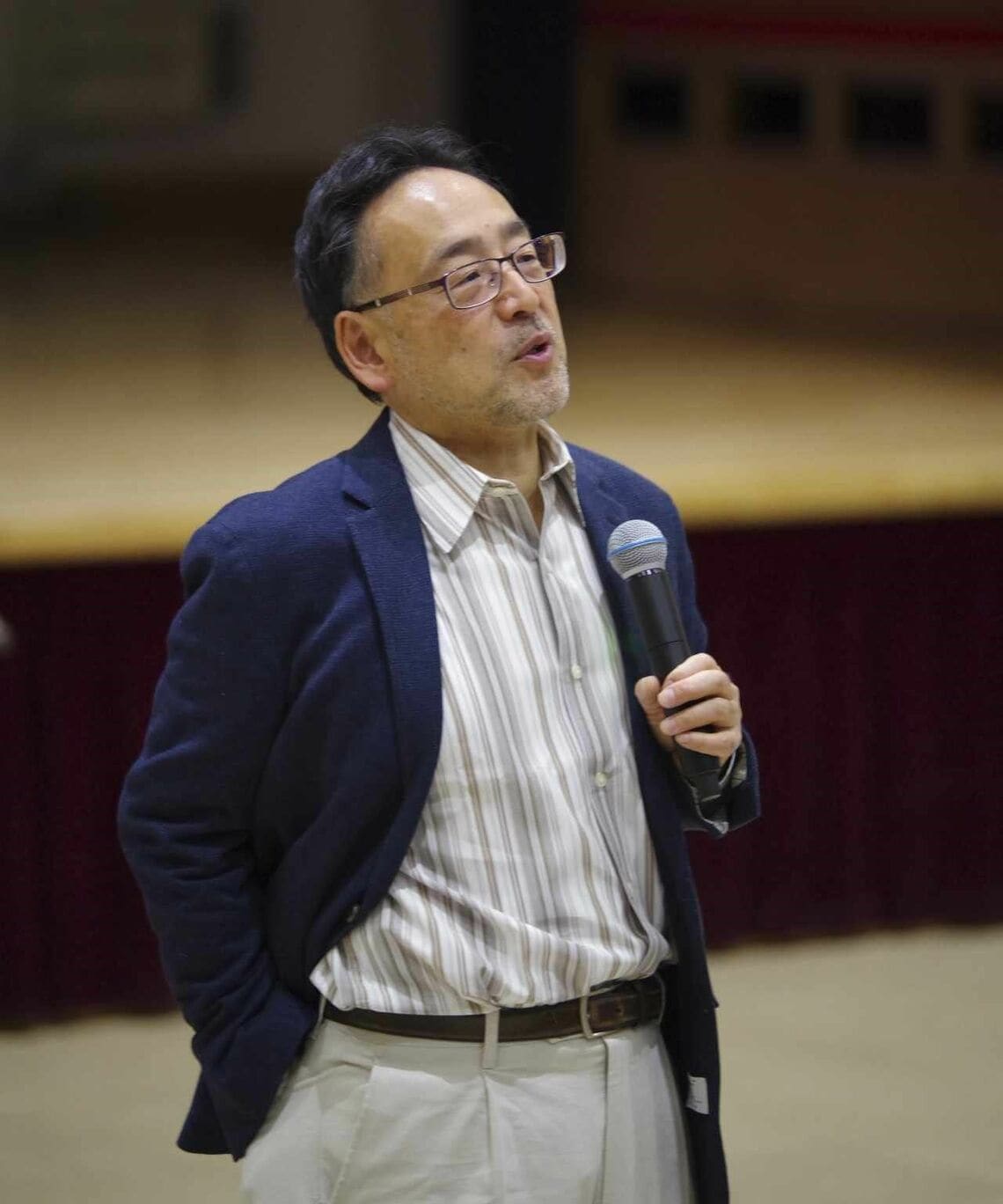 藻谷浩介（もたに・こうすけ）⚫︎1964年、山口県生まれ。東京大学法学部卒。日本開発銀行（現・日本政策投資銀行）などを経て日本総合研究所調査部主席研究員。国内の全市町村、外国の3分の2を自費で訪問し、地域振興に関し研究･著作･講演を行う。著書に『里山資本主義』など。（写真：芸備線魅力創造プロジェクト）