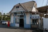 ことでん琴平線の滝宮駅。前身の琴平電鉄は関西の大手私鉄を参考にした経営を目指しており、開業当初からの駅舎にもその面影が感じられる（撮影：鼠入昌史）