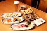 握り寿司以外にも居酒屋のメニューが一通りそろう。客単価は3100円と手頃（撮影：尾形文繁）