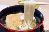 資さんうどんのうどんは、太めの麺を柔らかくゆがいたやわもち絶妙食感（筆者撮影）