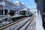 東出口側から見た駅構内（記者撮影）