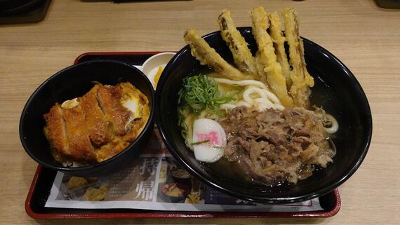 資さんうどん 肉ごぼ天うどん