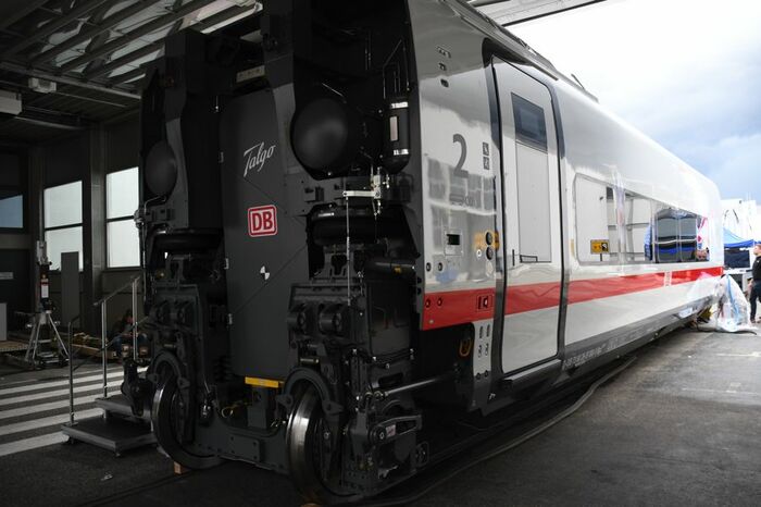ドイツ鉄道のICE L用客車