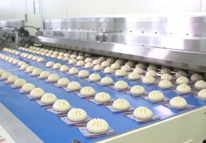 中華まんが作られる様子（写真：中村屋提供）