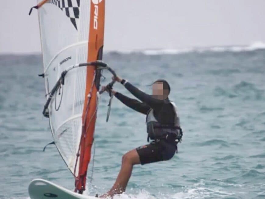 ウインドサーフィン部で青春を謳歌していたNさん（写真：本人提供）