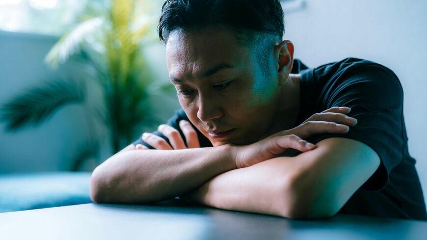 不調の男性