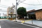 北池袋の駅舎。すぐ横の踏切は東上線と埼京線が通る