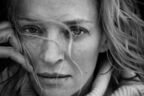 ユマ・サーマンはこの表情　出典：ピレリ・カレンダー2017、ピーター・リンドバーグ
