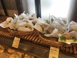 惣菜系のもち姫パンも展開（画像提供：白石食品工業）