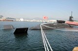 海上自衛隊の潜水艦「ずいりゅう」。「そうりゅう」型の5番艦で、艦尾の舵がX字型になっている（写真・海上自衛隊ホームページ）