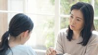 子供が大人になっても依存し続ける親の心理構造 不安を抱え､自分に都合の良い生き方を押し付ける