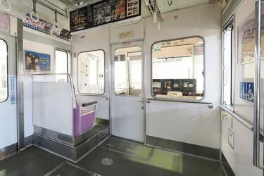 大阪モノレール1000系｢開業以来の古参｣最後の姿 1990年から活躍する｢0