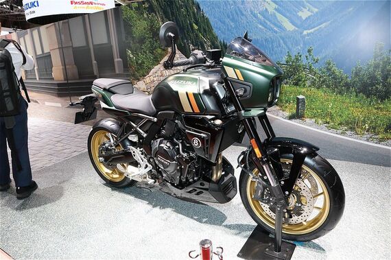 GSX-8Tとともにジャパンモビリティショーに展示された、ビキニカウル仕様のGSX-8TT