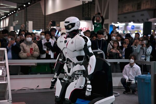 国際ロボット展で披露目したヒューマノイド「Kaleido」