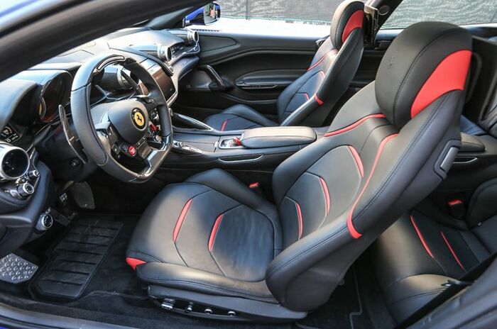 フェラーリ GTC4 ルッソT｜Ferrari GTC4Lusso T