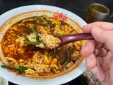 具材はごはんの上に乗せてもおいしい（筆者撮影）
