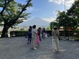 外国人観光客が写真を撮っていました（筆者撮影）