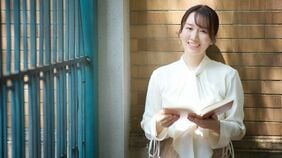 ｢宝塚退団→高卒認定取得→慶應大へ｣出産･子育てを経て8年半かけて大学を卒業した元娘役"学び直し"のリアル