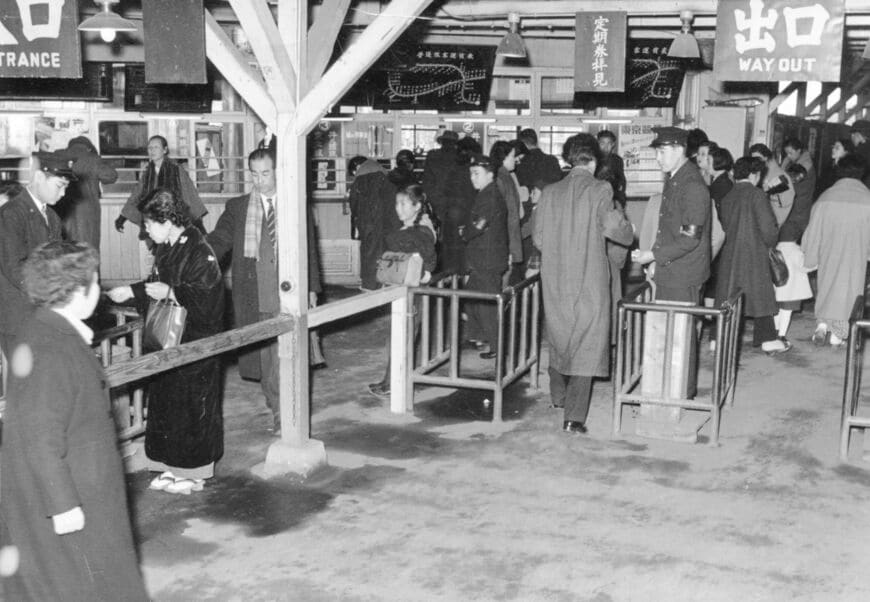 1956年当時の渋谷駅改札口付近（写真：京王電鉄）