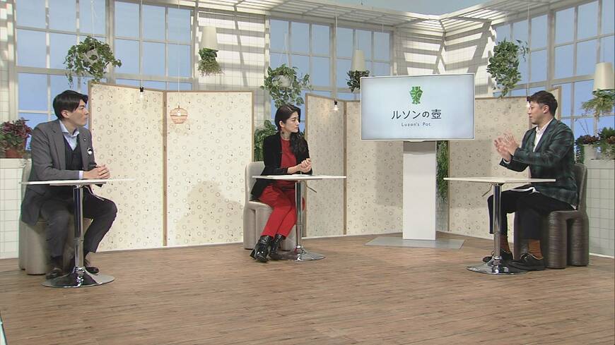 スタジオ収録の様子。右から北村甲介・リビングハウス社長、三神万里子・経済ジャーナリスト、狩野史長アナウンサー（写真：NHK大阪拠点放送局）
