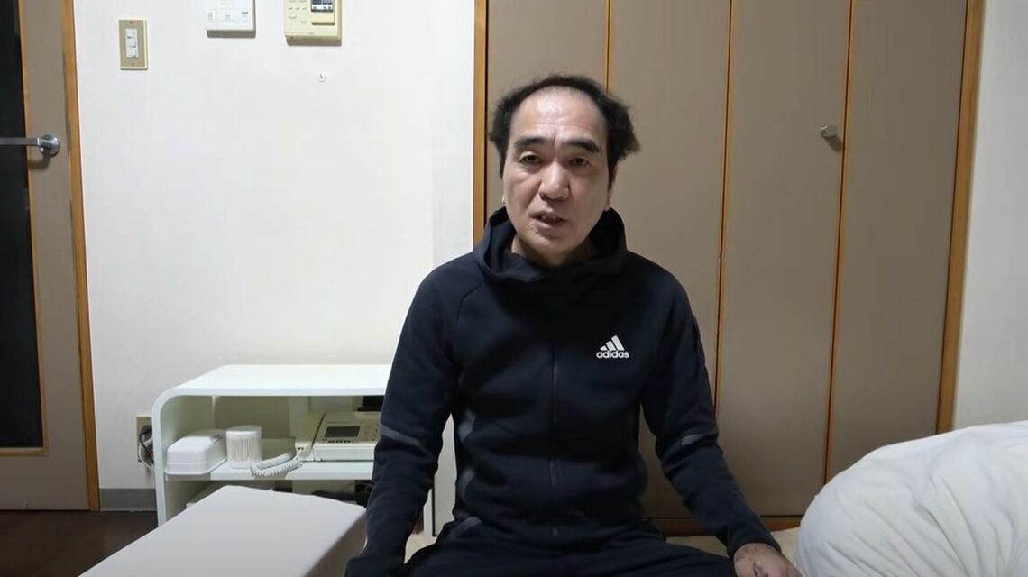 自身のYouTubeチャンネル「エガちゃんねる」で「傷ついてたら、ごめんなさい」と頭を下げる動画を掲載した(写真:「エガちゃんねる EGA-CHANNEL」より)