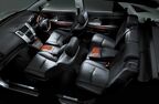2代目ハリアー（2003年発売・写真：トヨタ自動車）