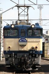 「あけぼの」のヘッドマークを付けたEF64形1000番台（撮影：南正時）