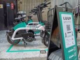LUUPには電動自転車タイプもある（筆者撮影）