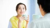 部屋がゴミだらけで臭い、人前で不潔な行動をする、といった男性を選んだ女性たちの背中を押したものとは（写真：Ushico／PIXTA）
