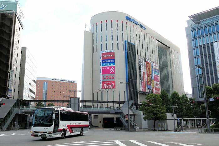 博多バスターミナルを出発する「九州号」