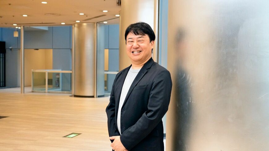 トップセールスマンから一転、脳出血で右半身マヒになった増本裕司氏。社会から抜け落とされている障害者のための事業を展開している（撮影：梅谷秀司）